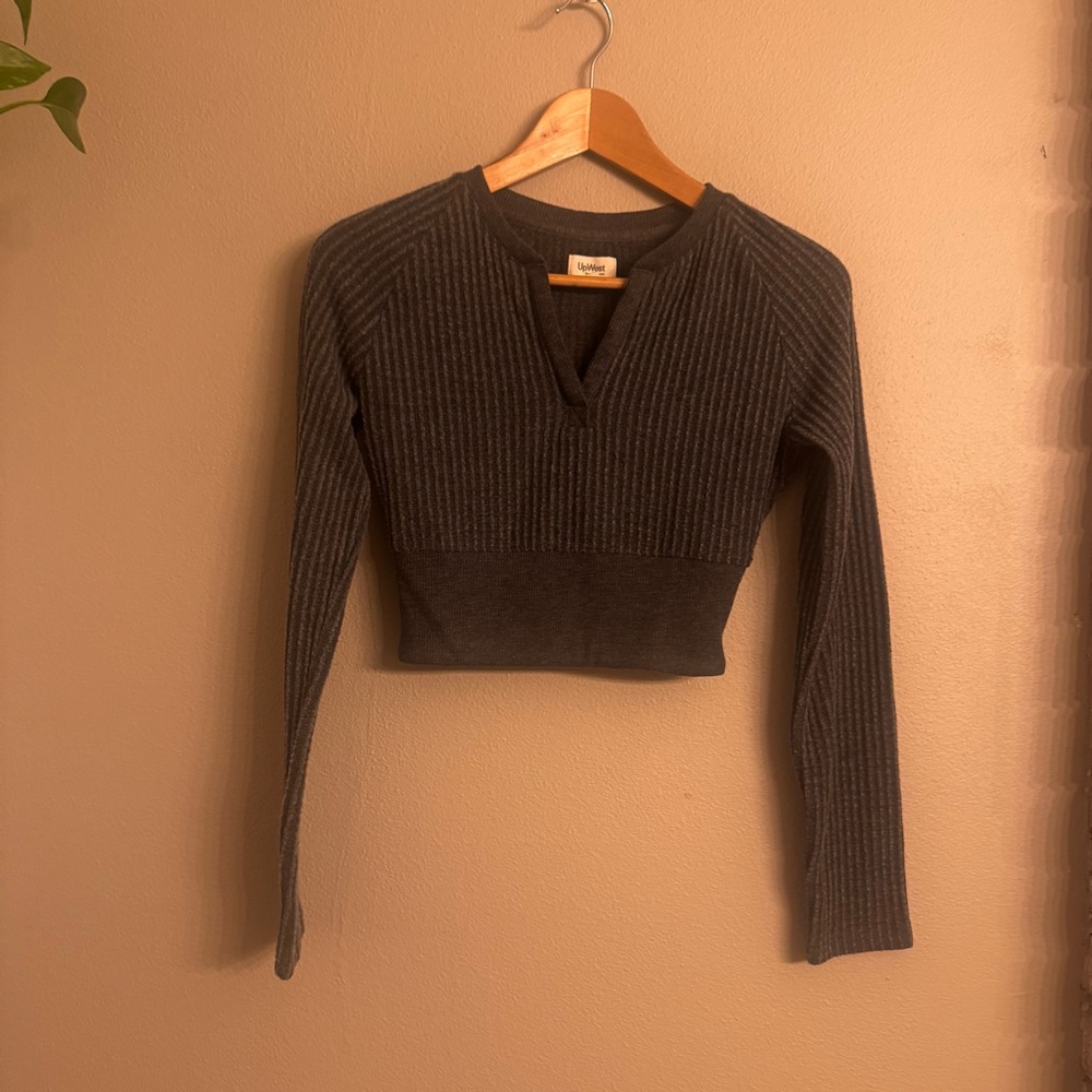 UPWEST Ribbed Cropped Top - Picture 2 of 5